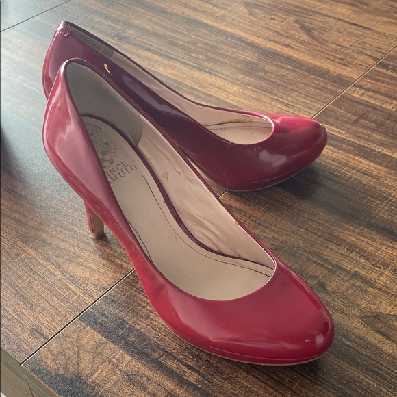 Vince Camuto Patent Leather Red Round Platform Toe Heels Pumps - Picture 1 of 11